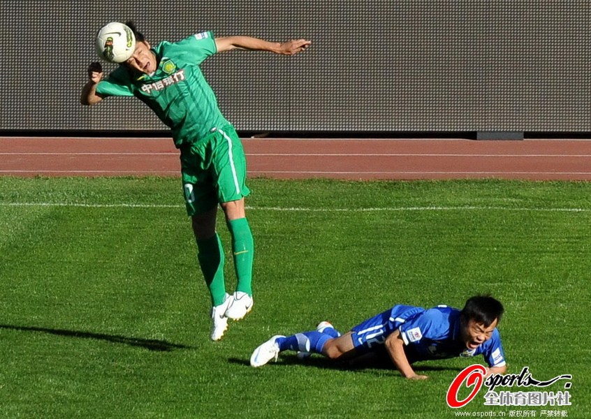 宾凯塔踢进关键进球，帮助球队赢得胜利的简单介绍