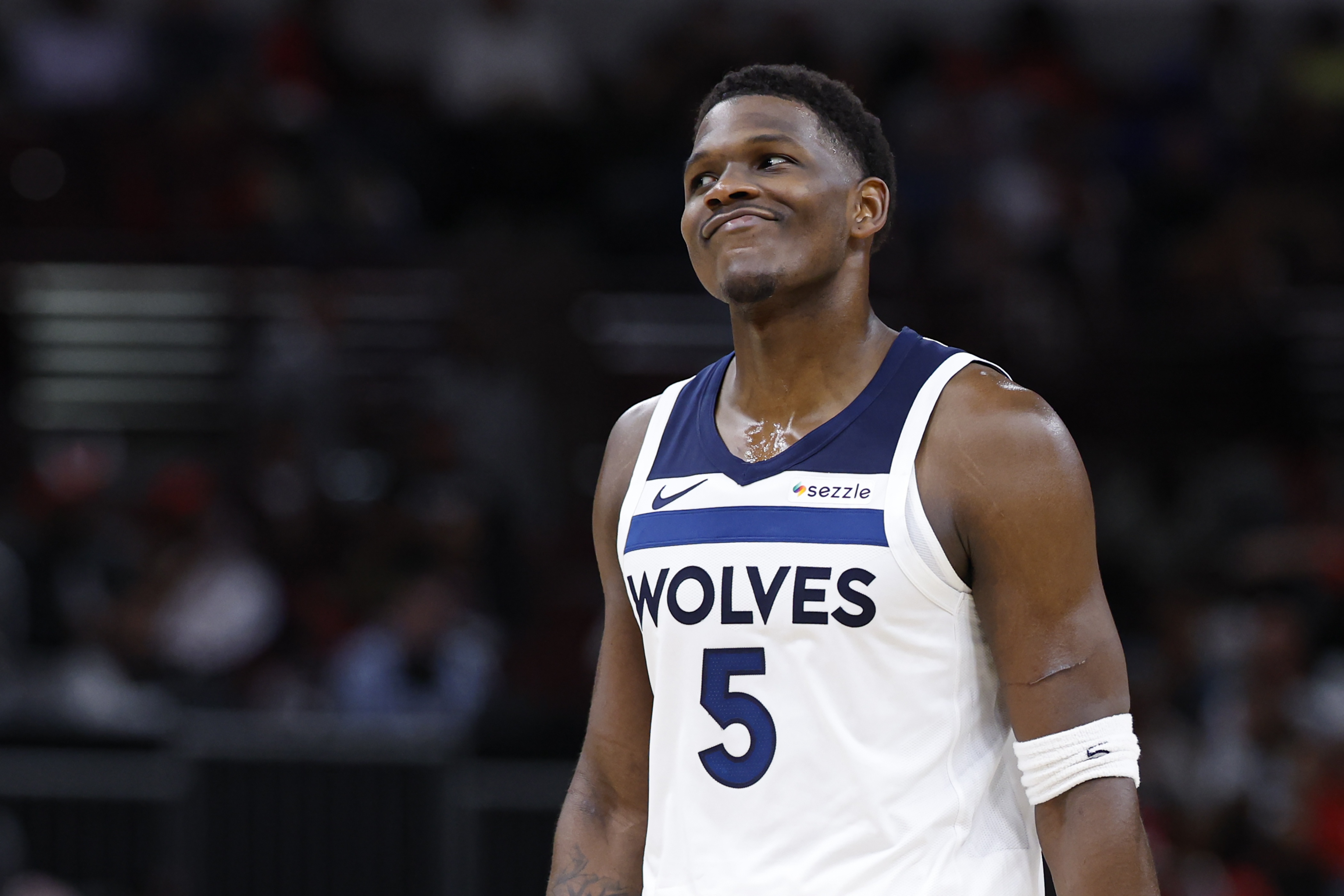 九游体育在线登录-森林狼意外惊险胜出，打破连败魔咒