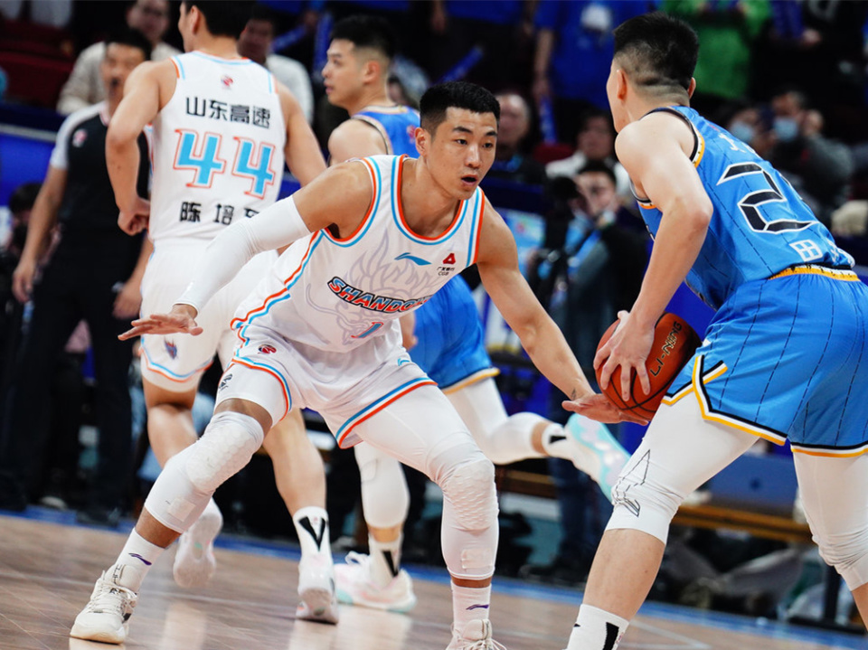 山东男篮继续保持高位，联赛排名第三的简单介绍