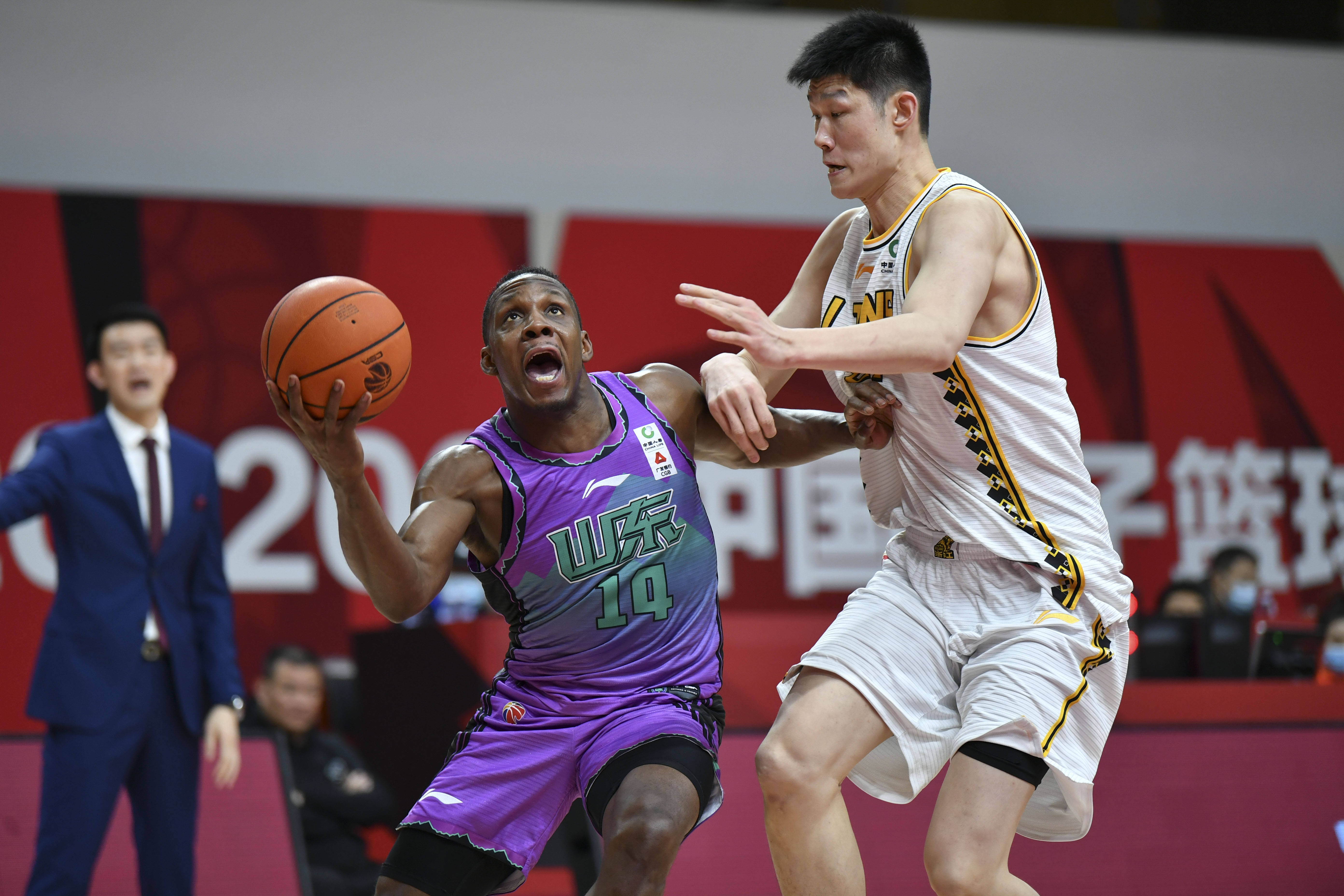 力压劲敌取胜，豪取态势大胜的简单介绍