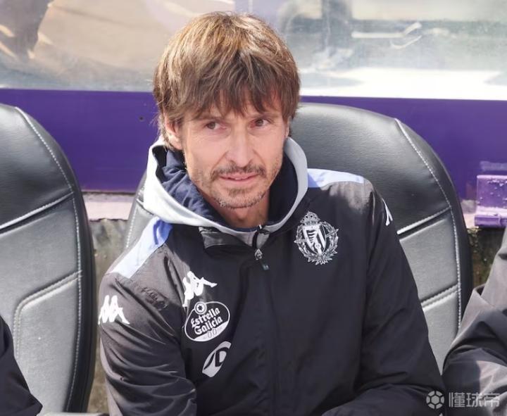 包含柏林联队临时主帅掌舵，球队蓄势待发的词条