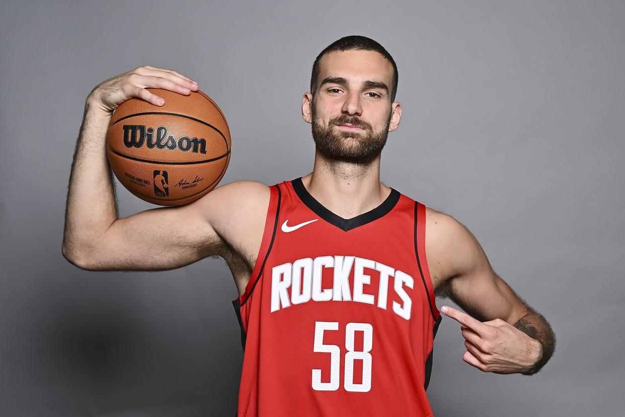 九游体育-鹿岛鹿角伤病名单更新，关键球员状态备受关注的简单介绍