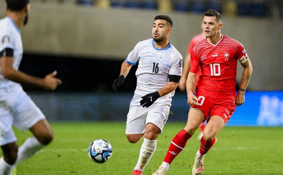 包含意大利绝杀北爱尔兰，瑞典险胜罗马尼亚的词条