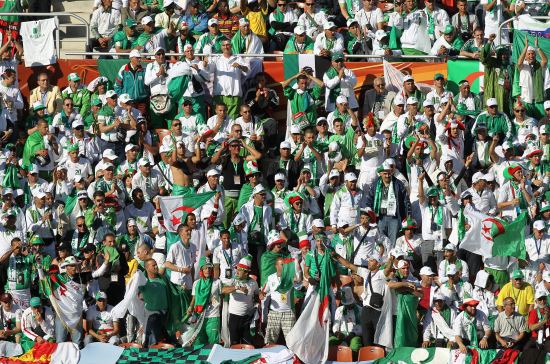 九游体育app-阿尔及利亚队球员高效率，备受球迷追捧