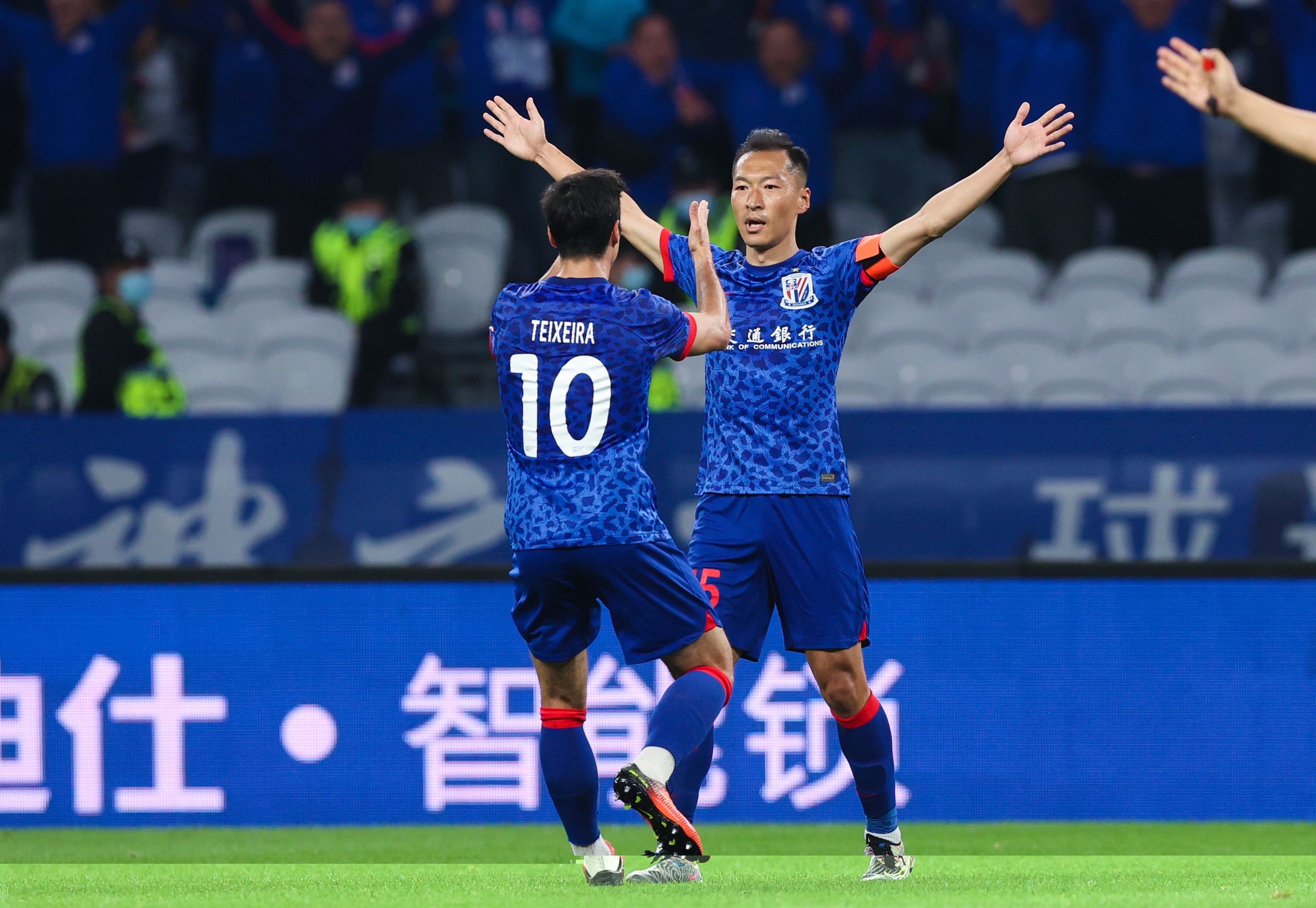 关于阿尔萨德队长遭遇伤病，或无法登场的信息