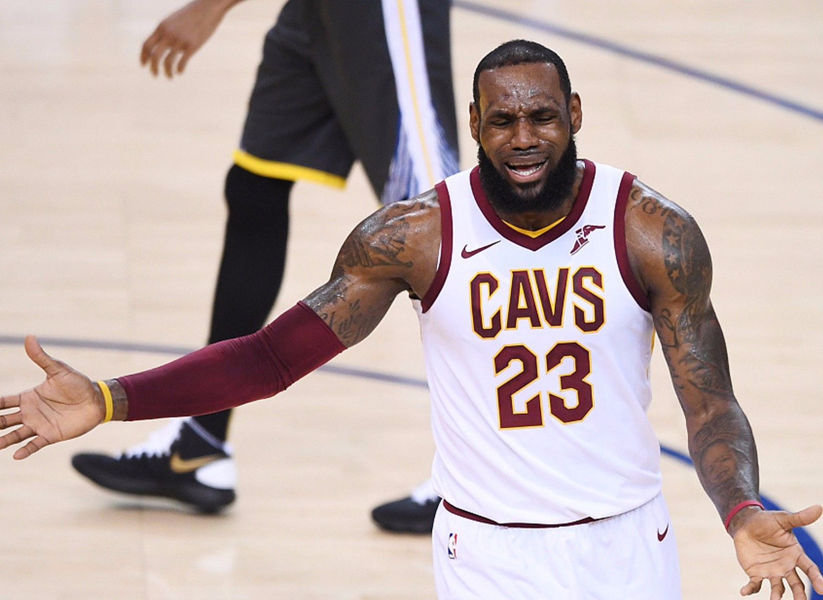 九游体育在线登录-包含猛龙队连扳三场胜利，势不可挡的词条