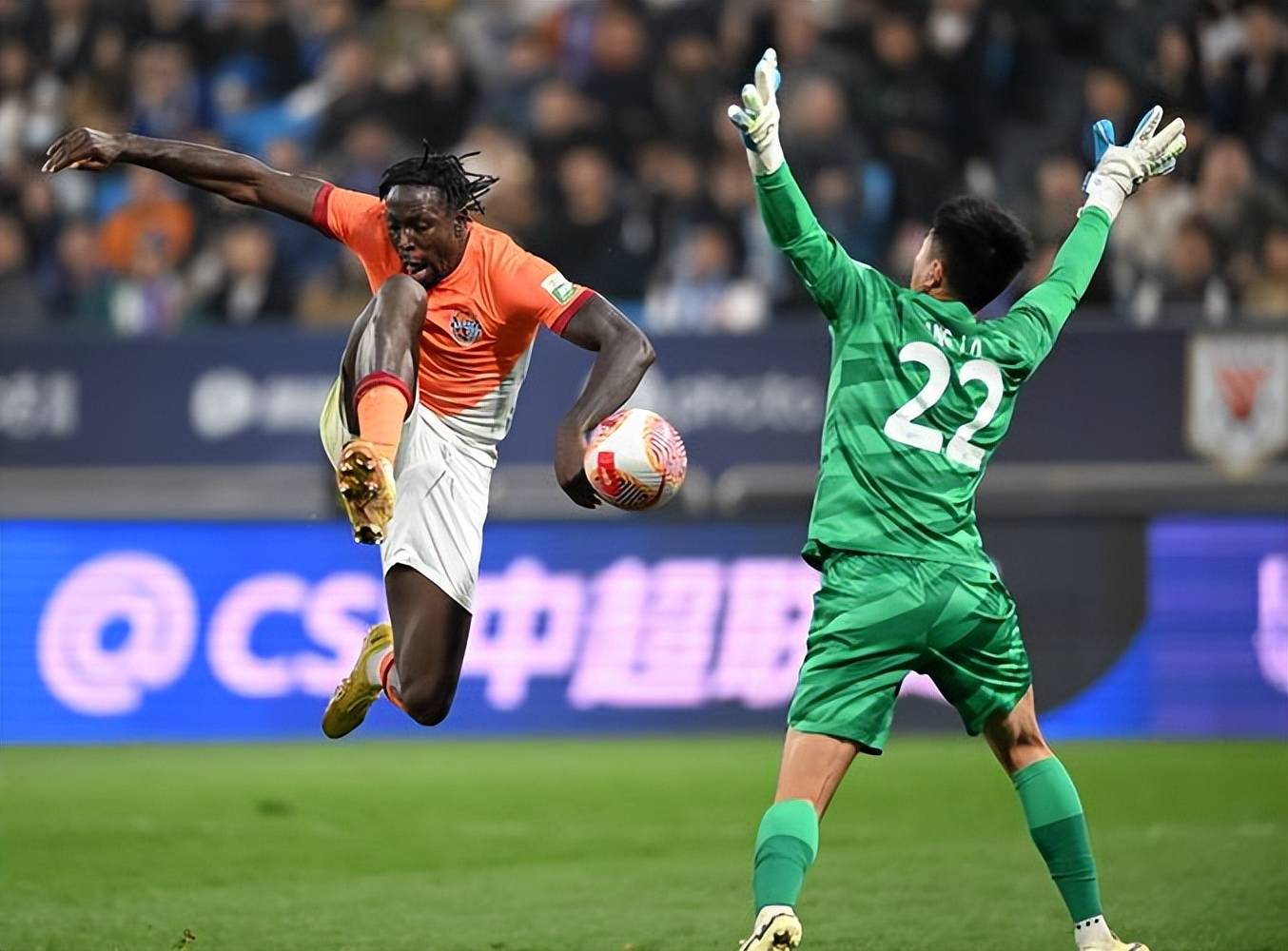 关于新晋球星破门得分，帮助球队取得胜利的信息