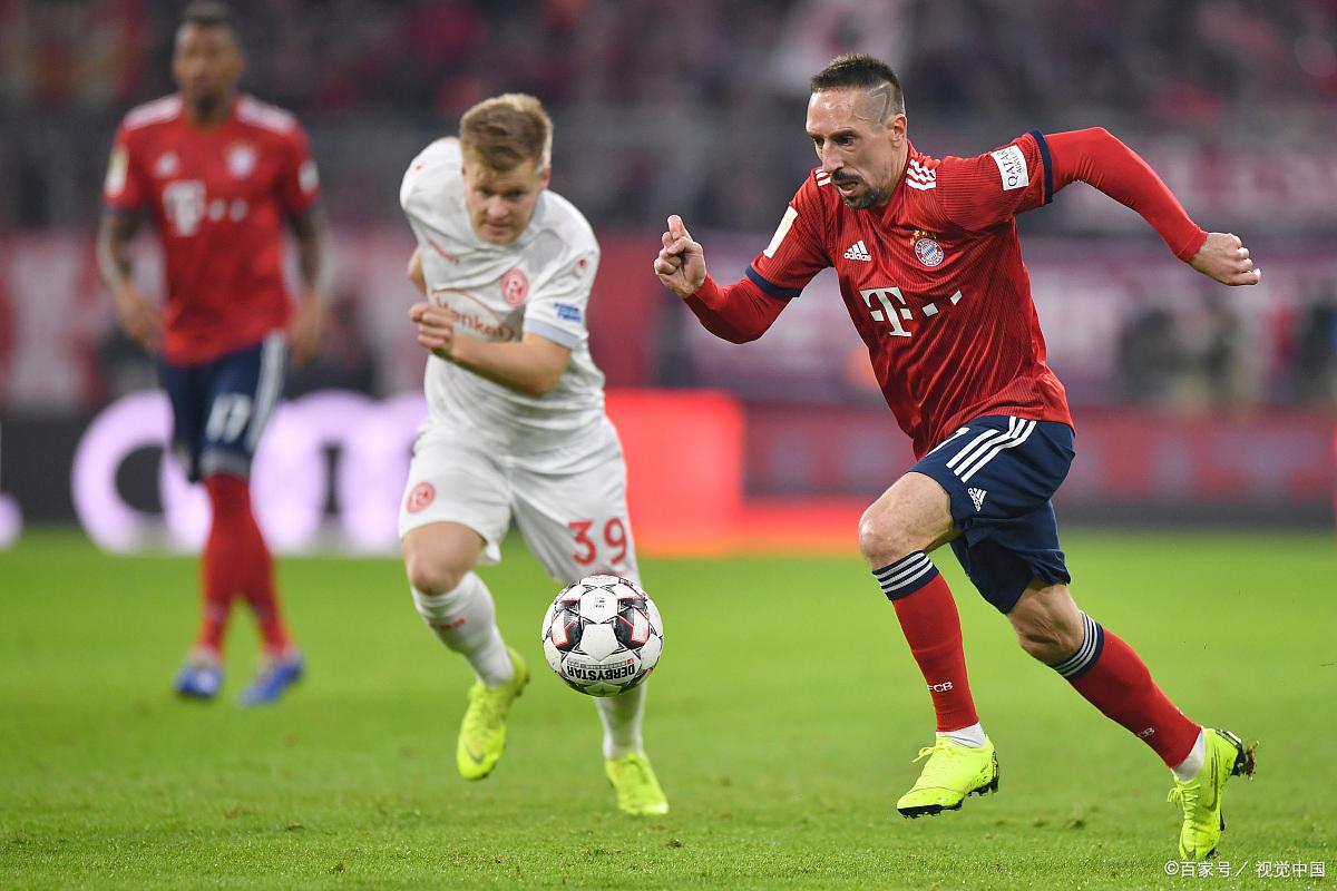 包含卡尔斯鲁厄在客场力克杜塞尔多夫，取得连胜的词条