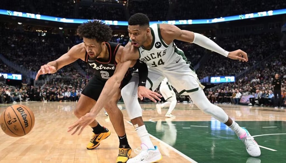 雄鹿擒下快船，字母哥轰38分稳定表现。